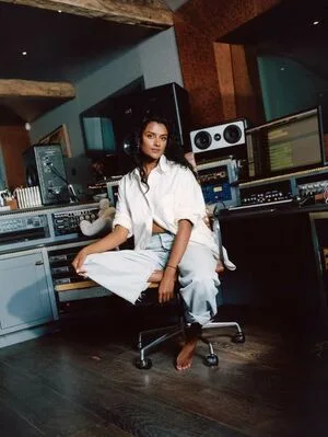 Simone Ashley OnlyFans Leaked Free Thumbnail Picture - #oamI09FMvH