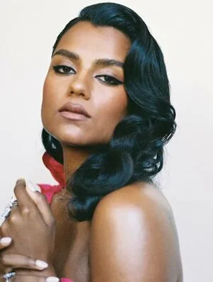 Simone Ashley OnlyFans Leaked Free Thumbnail Picture - #tVIppGweyR