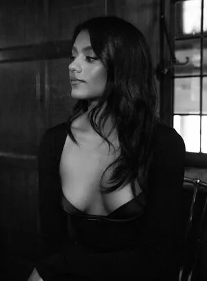 Simone Ashley OnlyFans Leaked Free Thumbnail Picture - #vowLdd0Vv5