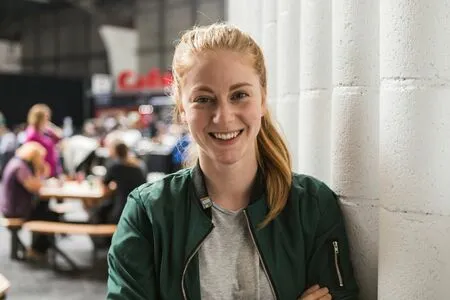 Simone Giertz OnlyFans Leaked Free Thumbnail Picture - #7jw9qaRJoc
