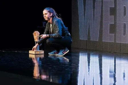 Simone Giertz OnlyFans Leaked Free Thumbnail Picture - #9lWvOOtUDu