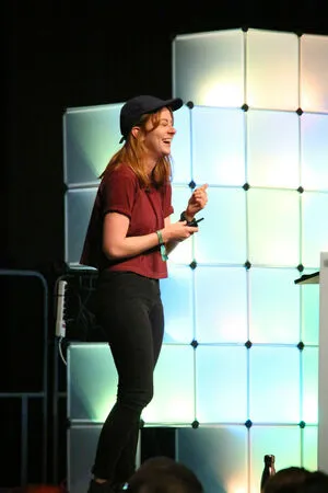 Simone Giertz OnlyFans Leaked Free Thumbnail Picture - #BS2X4ehMZi