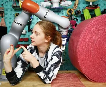 Simone Giertz OnlyFans Leaked Free Thumbnail Picture - #RFjYpFZUNJ