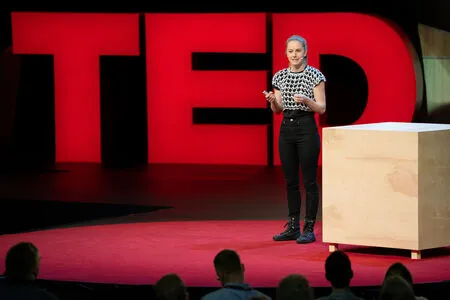 Simone Giertz OnlyFans Leaked Free Thumbnail Picture - #YWSsOjDIUo