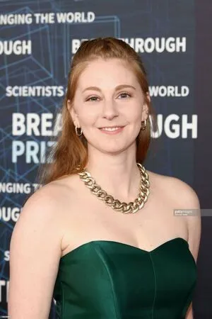 Simone Giertz OnlyFans Leaked Free Thumbnail Picture - #Zq4Jt1x9Uw