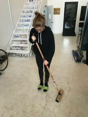 Simone Giertz OnlyFans Leaked Free Thumbnail Picture - #bmG9sAUBRm