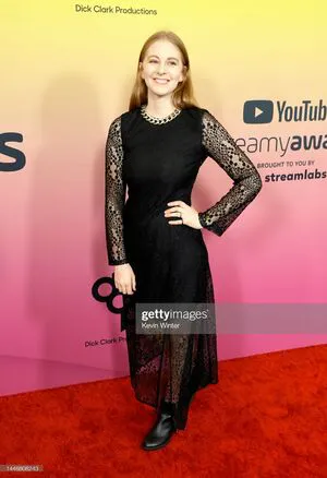 Simone Giertz OnlyFans Leaked Free Thumbnail Picture - #h7sFkin6kN