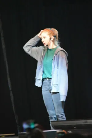 Simone Giertz OnlyFans Leaked Free Thumbnail Picture - #nztflG2XMw