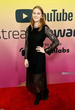 Simone Giertz OnlyFans Leaked Free Thumbnail Picture - #oT60VTTz2L