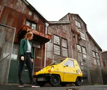 Simone Giertz OnlyFans Leaked Free Thumbnail Picture - #uklbIUpipN