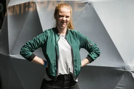 Simone Giertz OnlyFans Leaked Free Thumbnail Picture - #zLnXtcvbtu