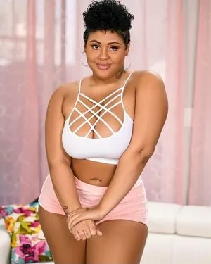 Simone Richards OnlyFans Leaked Free Thumbnail Picture - #c5iWwpziDK