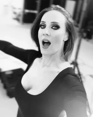 Simone Simons OnlyFans Leaked Free Thumbnail Picture - #HWKNdiJLQN