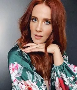 Simone Simons OnlyFans Leaked Free Thumbnail Picture - #smpoQ2NlN2