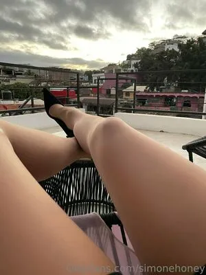 Simonehoneyfree OnlyFans Leaked Free Thumbnail Picture - #0W2cFapKZI