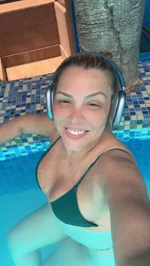 Simony Cantora OnlyFans Leaked Free Thumbnail Picture - #GFX90qmxkQ