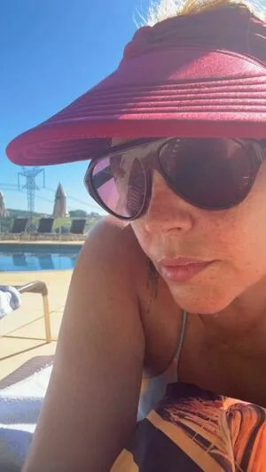 Simony Cantora OnlyFans Leaked Free Thumbnail Picture - #KNCUIb3dav