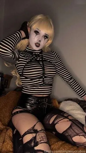 Simple Succubus OnlyFans Leaked Free Thumbnail Picture - #mkNiqBockm
