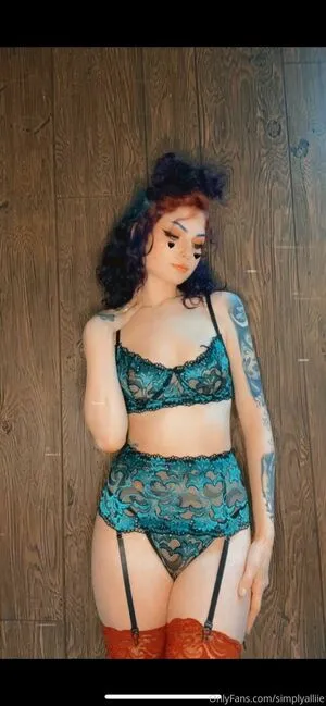 Simplyalliie OnlyFans Leaked Free Thumbnail Picture - #ckbEvGrYsA