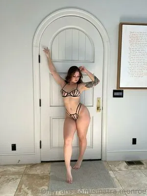 Sinatramonroe OnlyFans Leaked Free Thumbnail Picture - #fFuptglUfh