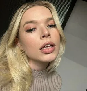 Sinawynne OnlyFans Leaked Free Thumbnail Picture - #4BRaPvpOOl