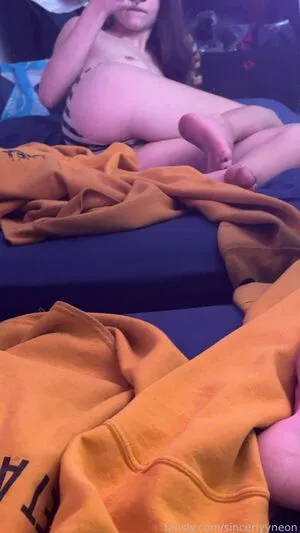 Sincerlyyneon OnlyFans Leaked Free Thumbnail Picture - #4Jm4Tx2lxQ