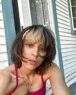 Singer Pomme OnlyFans Leaked Free Thumbnail Picture - #XtcgtutKJn