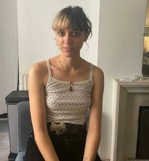 Singer Pomme OnlyFans Leaked Free Thumbnail Picture - #k7EmRUCFEK