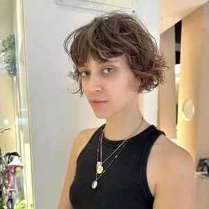 Singer Pomme OnlyFans Leaked Free Thumbnail Picture - #kfcgdlplaA