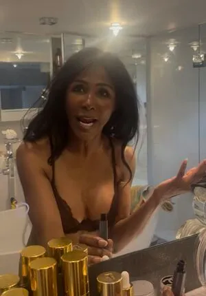 Sinitta OnlyFans Leaked Free Thumbnail Picture - #lgIwbJkyKA
