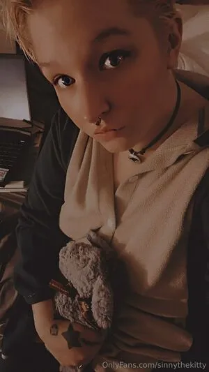 Sinnythekitty OnlyFans Leaked Free Thumbnail Picture - #4ize1s40dj