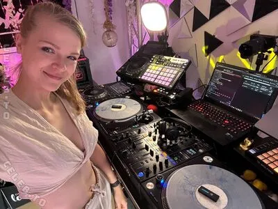 Sintica OnlyFans Leaked Free Thumbnail Picture - #4uQ2x8oaDT