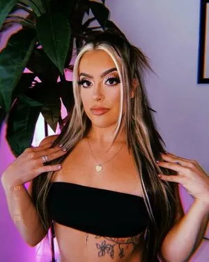 Sirena Linton OnlyFans Leaked Free Thumbnail Picture - #X5pH3Tvznc