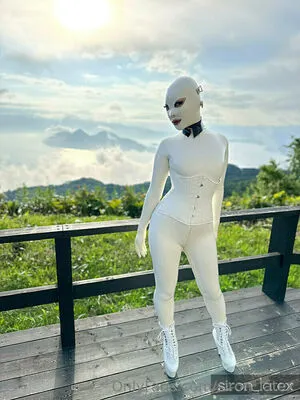 Siron Latex OnlyFans Leaked Free Thumbnail Picture - #vQUBvKdcjA