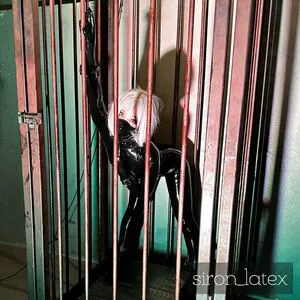 Siron Latex OnlyFans Leaked Free Thumbnail Picture - #xONsg4bDZi