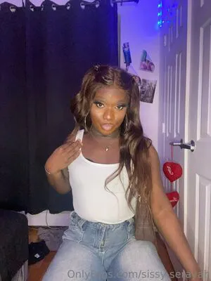 Sissy Serayah OnlyFans Leaked Free Thumbnail Picture - #g23C1tM7GK