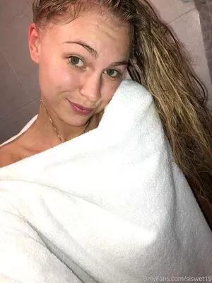 Siswet19 OnlyFans Leaked Free Thumbnail Picture - #KHGplzw19P