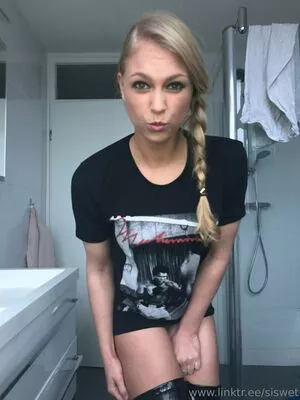 Siswet19 OnlyFans Leaked Free Thumbnail Picture - #ikiAlOthon
