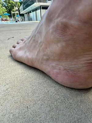 Size16feet OnlyFans Leaked Free Thumbnail Picture - #EMassNsJAk