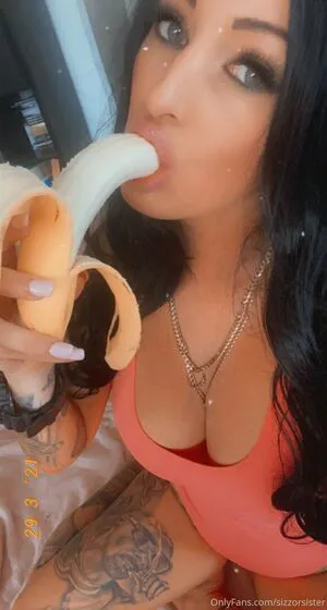 Sizzorsister OnlyFans Leaked Free Thumbnail Picture - #xMatyJLHpI