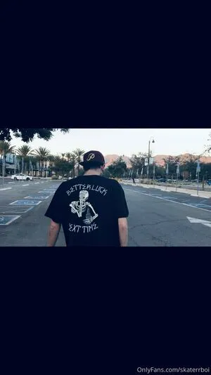 Skaterrboi OnlyFans Leaked Free Thumbnail Picture - #AbVu7Pauee