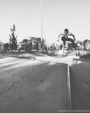 Skaterrboi OnlyFans Leaked Free Thumbnail Picture - #Aeek7l1m9m