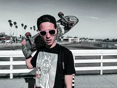 Skaterrboi OnlyFans Leaked Free Thumbnail Picture - #FZ8L79pxA5