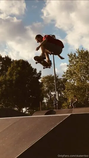Skaterrboi OnlyFans Leaked Free Thumbnail Picture - #PRWwR13R1b