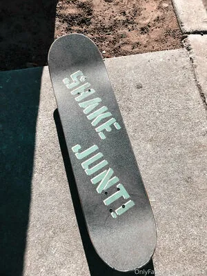 Skaterrboi OnlyFans Leaked Free Thumbnail Picture - #UnLrtTCMV5