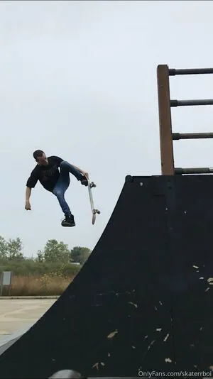 Skaterrboi OnlyFans Leaked Free Thumbnail Picture - #iMtrOVZ5BH