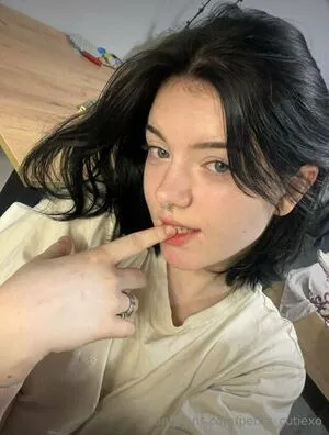 Sky Cutiiexx OnlyFans Leaked Free Thumbnail Picture - #bJlFamKylA