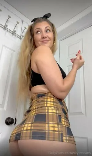 Skyeevans OnlyFans Leaked Free Thumbnail Picture - #siCFHWgrK5