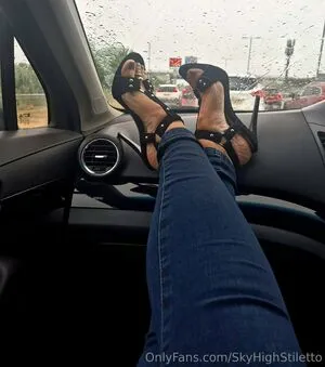 Skyhighstiletto OnlyFans Leaked Free Thumbnail Picture - #LulIkaK1FC
