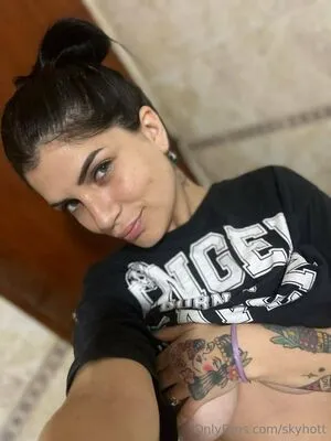 Skyhott OnlyFans Leaked Free Thumbnail Picture - #otAhhFFCVd